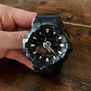 Mens G-SHOCK (GA700-1B) watch black with silver hands
